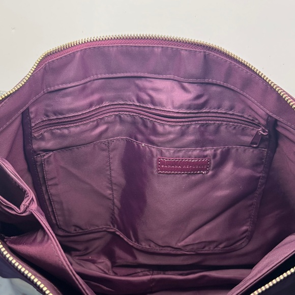 Banana Republic Elegant Burgundy Women’s Shoulder Bag w/ Zip-Top Closure 🍷👜✨ - Picture 8 of 11